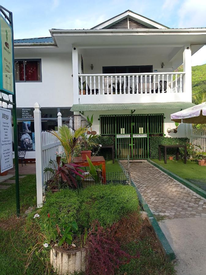 Apartment Les Forbans Selfcatering Takamaka