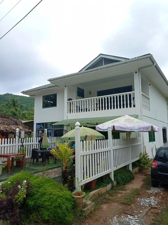 Apartment Les Forbans Selfcatering Takamaka