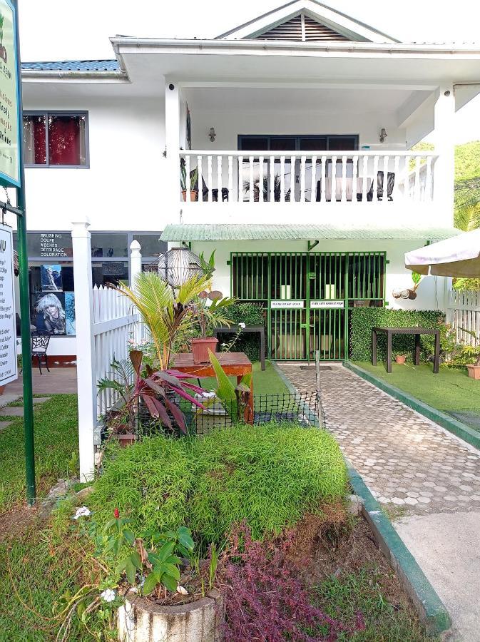 Apartment Les Forbans Selfcatering Takamaka