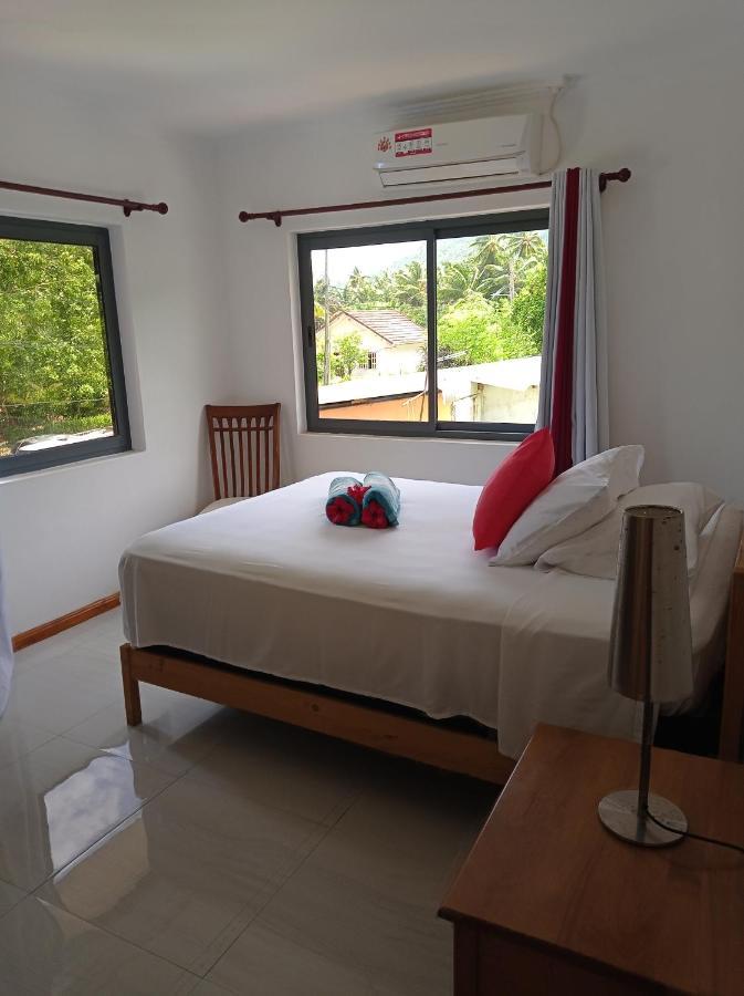 Les Forbans Selfcatering Takamaka