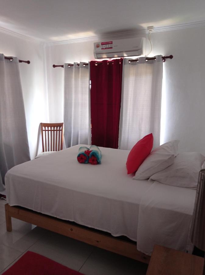 Apartment Les Forbans Selfcatering Takamaka