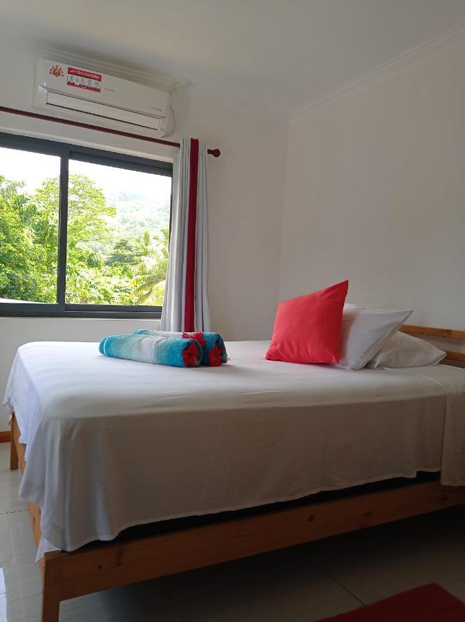 Apartment Les Forbans Selfcatering Takamaka