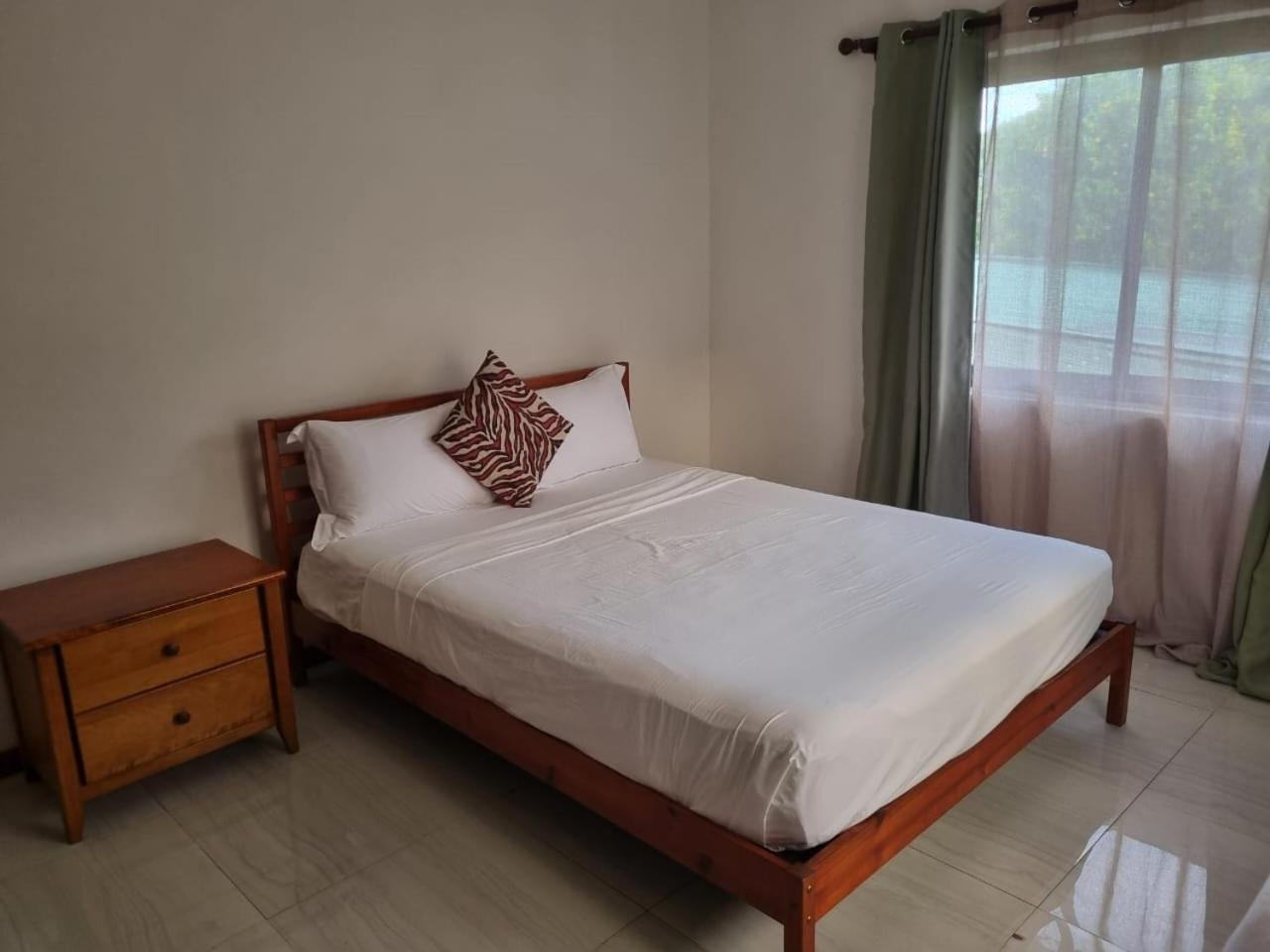 Apartment Les Forbans Selfcatering Takamaka